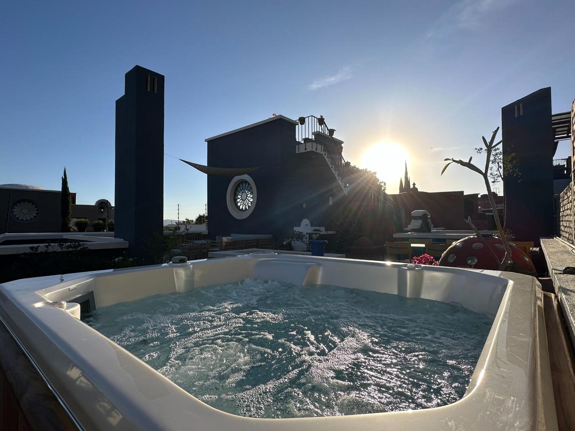 Rooftop Jacuzzi! Country-Style 4 Bedroom Cottage San Miguel de Allende Exterior photo